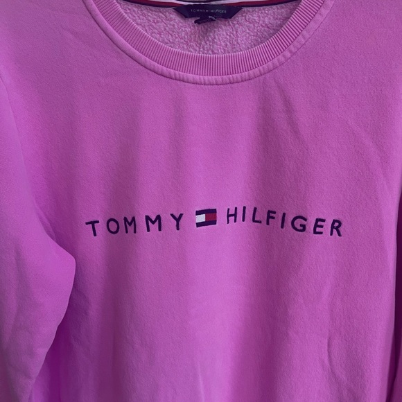 Large Hot Pink Tommy Hilfiger Logo Sweatshirt - Picture 2 of 5